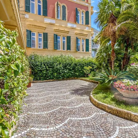 Elegant In By The Town Centre Апартаменты Санремо